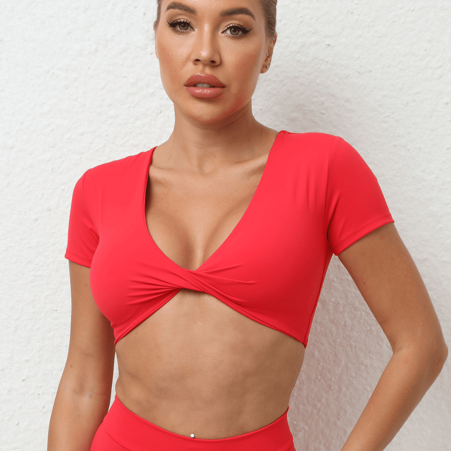 Slim - Fit V - Neck Yoga Tee – Stylish and Sporty Activewear - SensorySoft