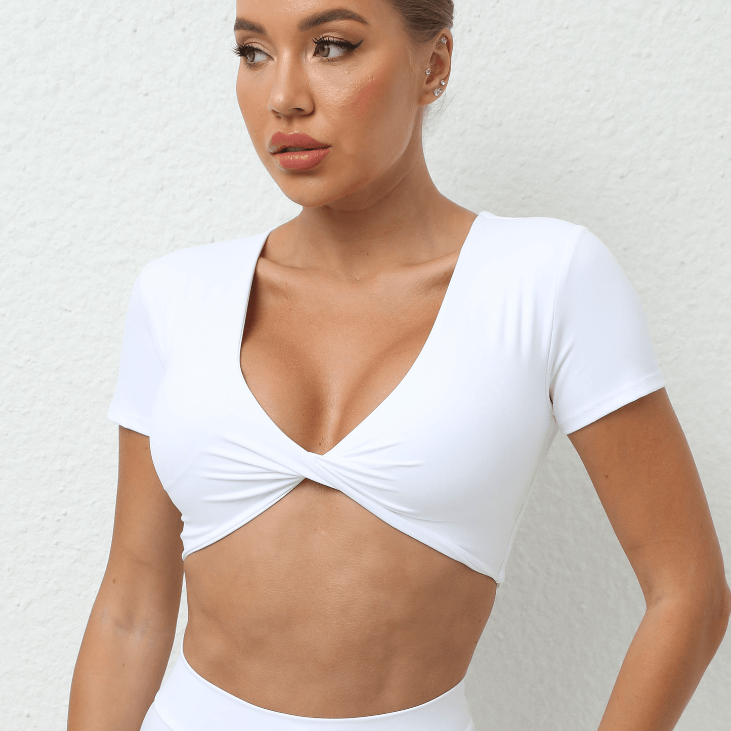 Slim - Fit V - Neck Yoga Tee – Stylish and Sporty Activewear - SensorySoft