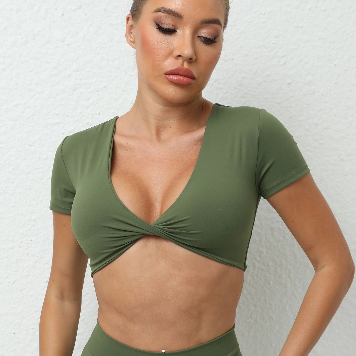 Slim - Fit V - Neck Yoga Tee – Stylish and Sporty Activewear - SensorySoft