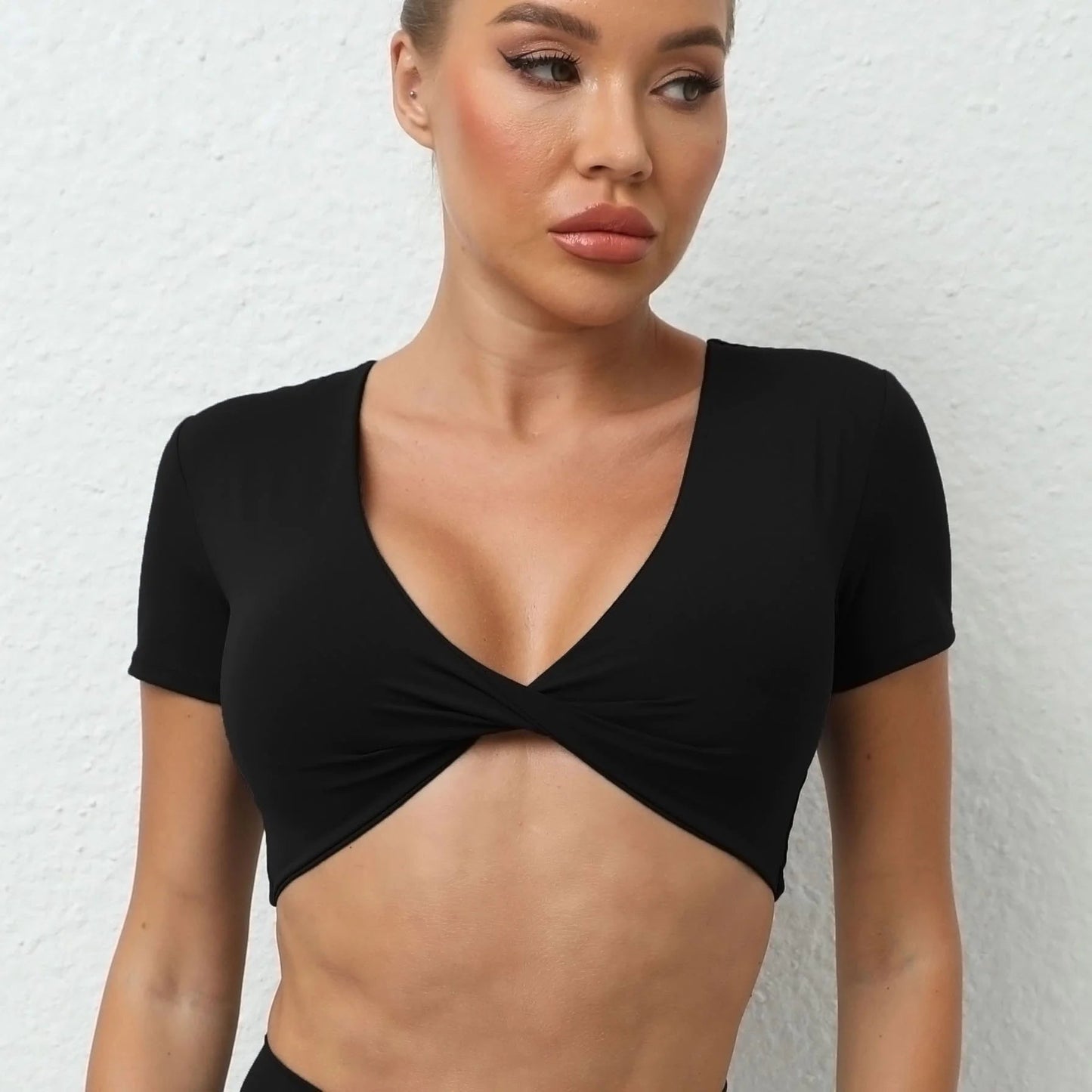 Slim - Fit V - Neck Yoga Tee – Stylish and Sporty Activewear - SensorySoft